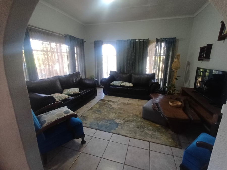 To Let 4 Bedroom Property for Rent in Wilkoppies North West